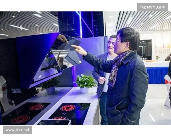 为何东超在日常交流中扮演如此重要的角色及其深远影响