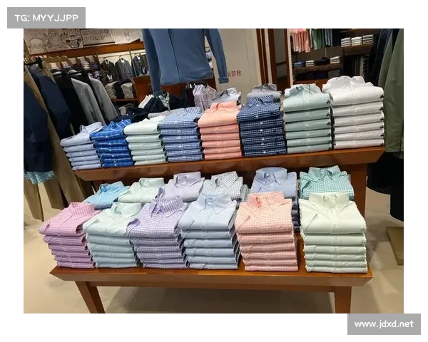 布克热爱时尚并推出个人服装系列展现多面才华与独特风格