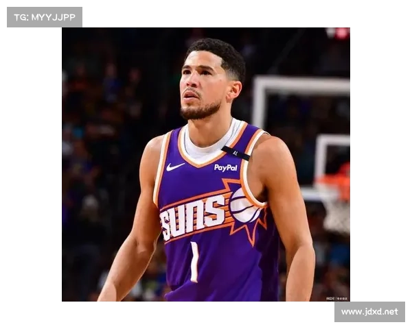 德文·布克携手多个国际品牌推出联名系列 打造时尚与运动完美融合 德文·布克携手多个国际品牌推出联名系列 打造时尚与运动完美融合