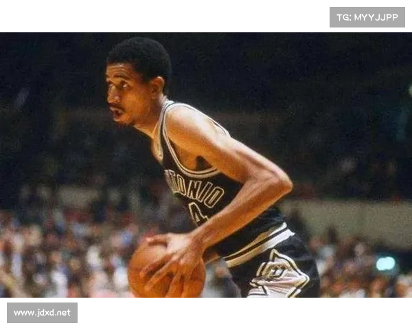 捷克门将背后的传奇与故事揭示了不为人知的奋斗与荣耀